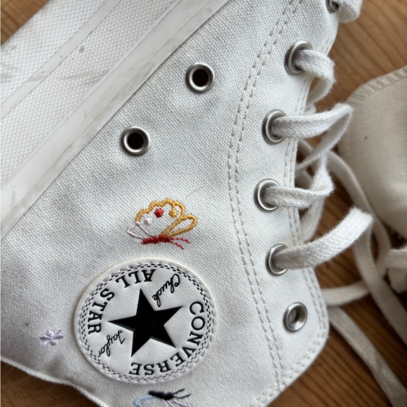 Converse Platform Hi top with embroidred butterfly white all star hi top size 7 - Picture 4 of 13